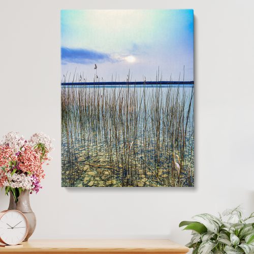 Christliches Leinwandbild Zu stillen Wassern – stilles Seeufer mit Schilf und Reiher